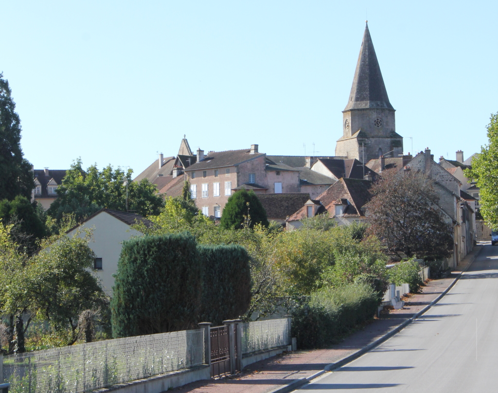 Balade les fontaines oubliées de Magnac-Laval Place de la République Magnac-Laval
