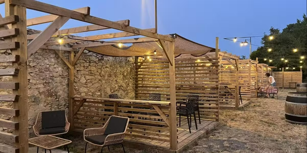 Beer garden de la brasserie Zebra Rue de la République Preignac