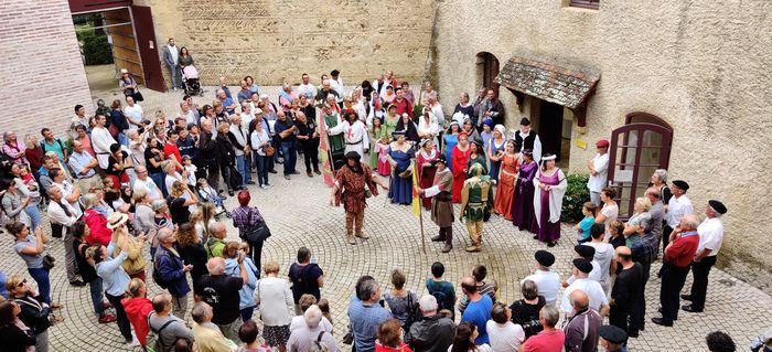 Caminade autour du château de Morlanne Château de Morlanne Morlanne