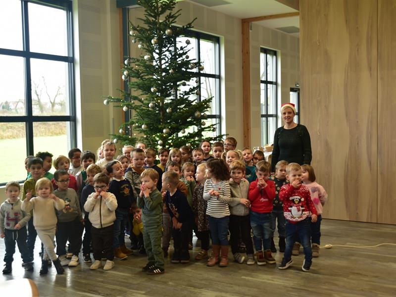 Chant des enfants et ouverture du calendrier de l’avent Surbourg