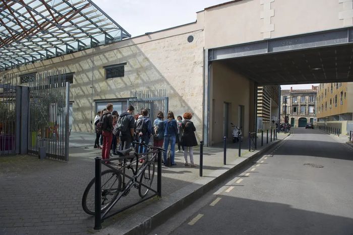 Chartrons reconversion Cours Xavier-Arnozan Bordeaux