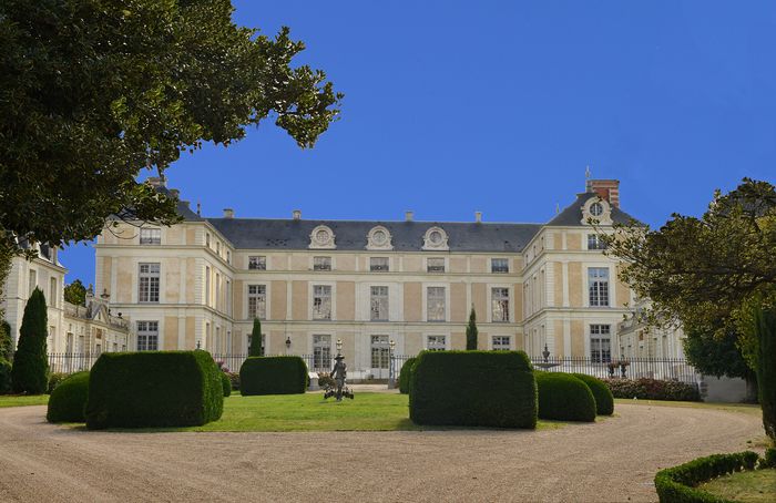 CHATEAU ET POTAGER COLBERT, Château Colbert, Maulévrier