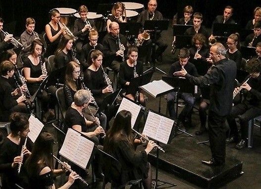 Concert de l’ensemble de hautbois du Conservatoire municipal de musique et de danse de Saintes, Gare, Place Pierre Semard, Saintes