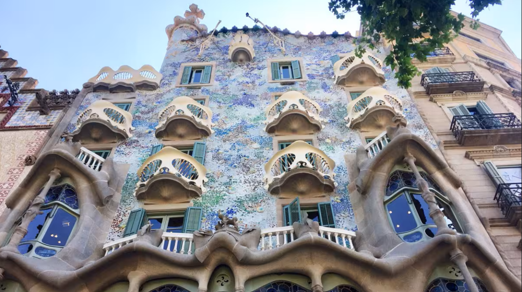 Conférence Barcelone et l’œuvre de Gaudi Salle Félix Arnaudin Saint-Paul-lès-Dax