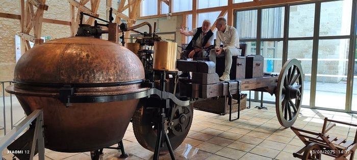 Découverte de l’Espace Cugnot avec le premier véhicule automobile en fonctionnement : le Fardier., Espace Cugnot, Vacon