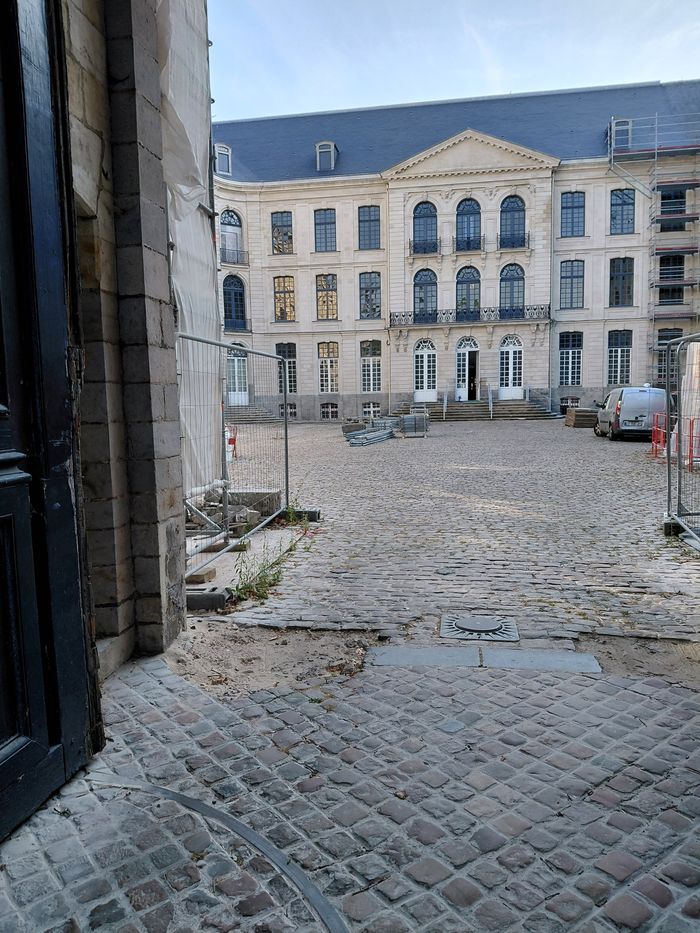 Découverte de l&rsquo;histoire, de l&rsquo;architecture et des transformations de l&rsquo;abbaye, Abbaye Saint Vaast (Jardin de la Légion d&rsquo;Honneur), Arras