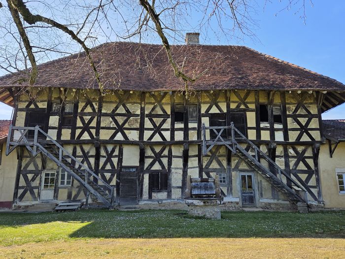 Découverte du Manoir de Malmont, Manoir de Malmont, Curciat-Dongalon