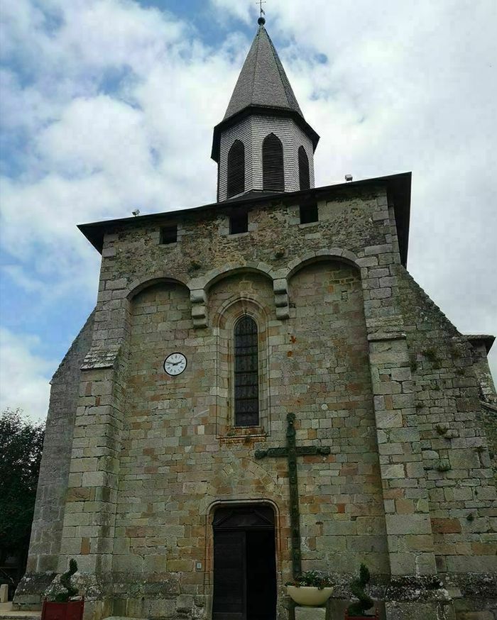 Découverte d&rsquo;une des plus anciennes églises fortifiées du département, Collégiale Saint-Germain-les-Belles, Saint-Germain-les-Belles