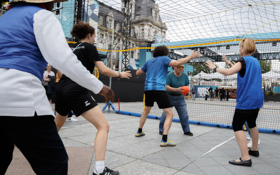 Découvrez les clubs seniors parisiens !