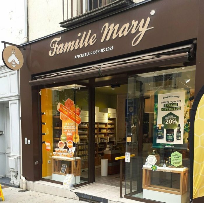 Découvrez les richesses de la ruche dans les boutiques Famille Mary, Boutique Famille Mary Le Mans, Le Mans