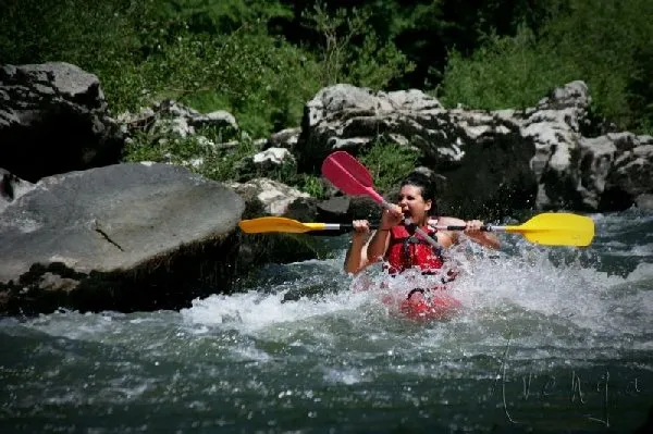Descente en Canoë-Kayak en eaux vives avec Avenga Saint Geniez d’Olt et d’Aubrac