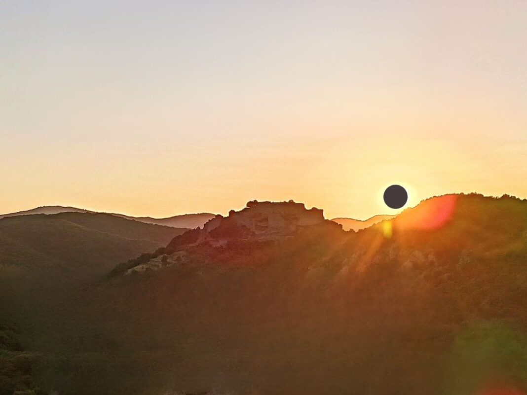 ECLIPSE SOLAIRE AU CHÂTEAU DE TERMES Termes