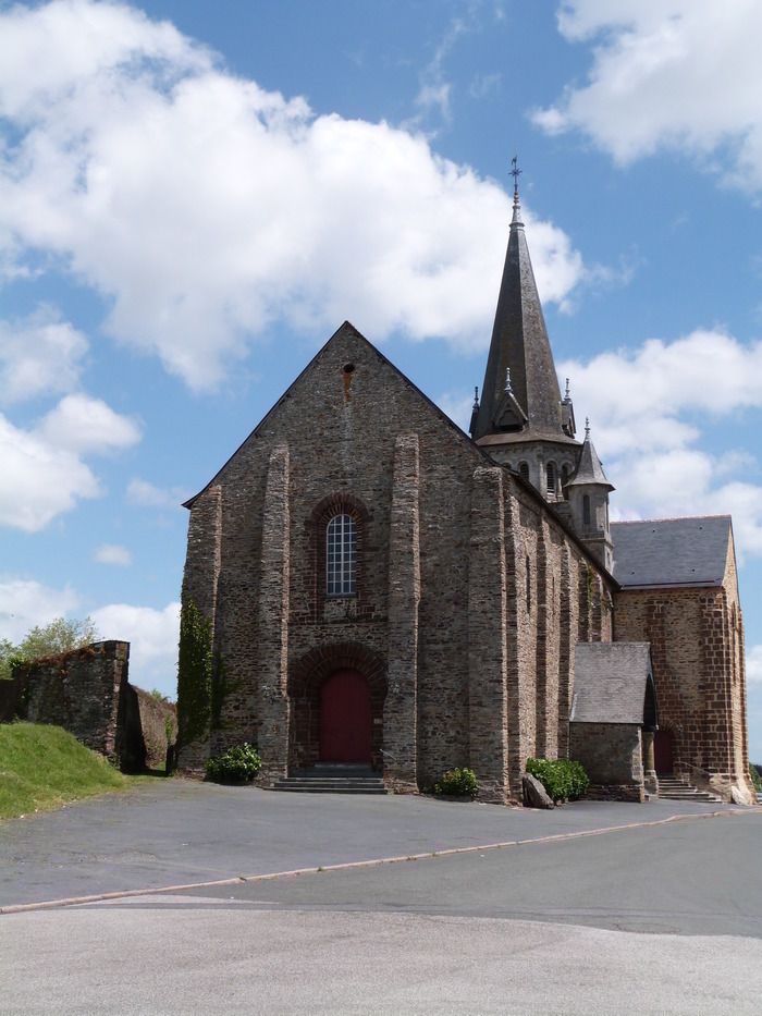 Église romane Saint-Jean de Béré, Église Saint-Jean de Béré, Châteaubriant
