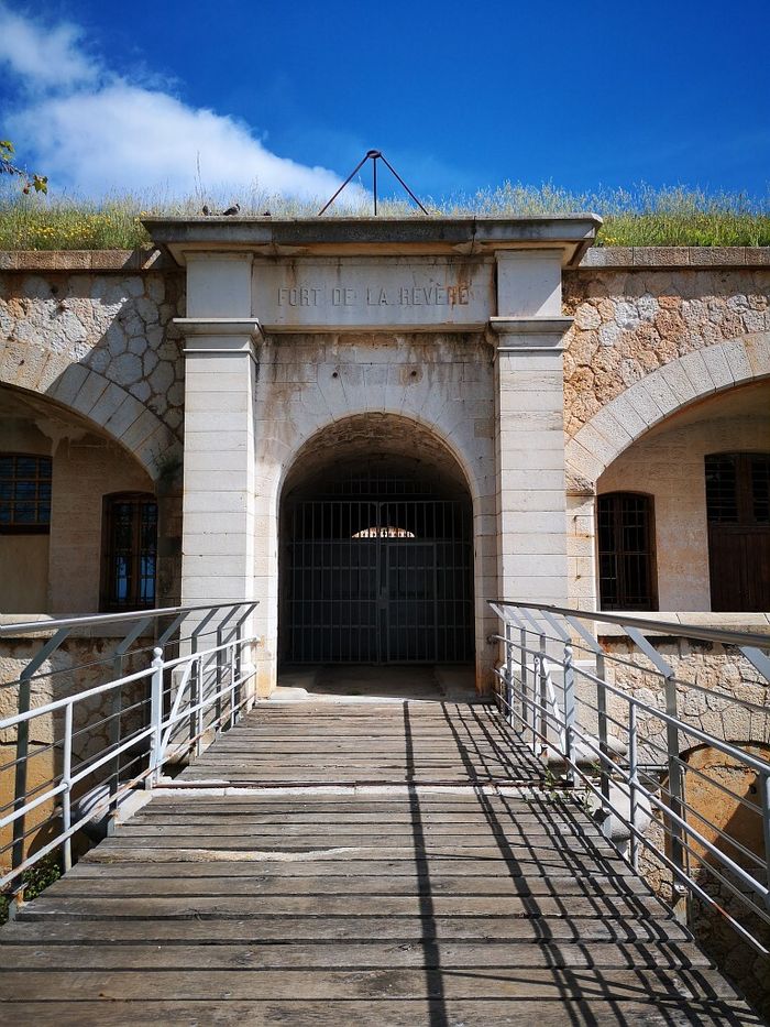 « Explorez le patrimoine autrement ! Le Département des Alpes-Maritimes vous propose, pour les JEP 2026, des animations inédites ouvertes à tous. », Visites guidées du Fort de la Revère, Èze