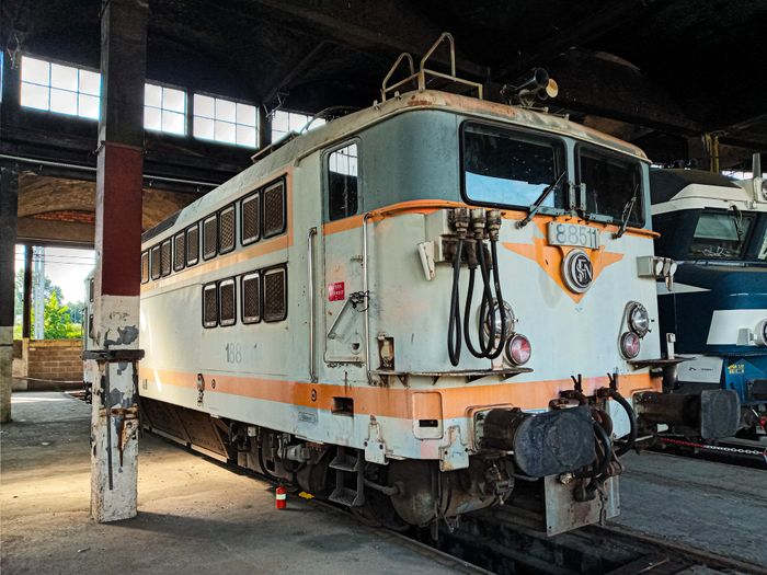 Exposition de la locomotive électrique BB-88511, Gare de Laroche-Migennes, Migennes