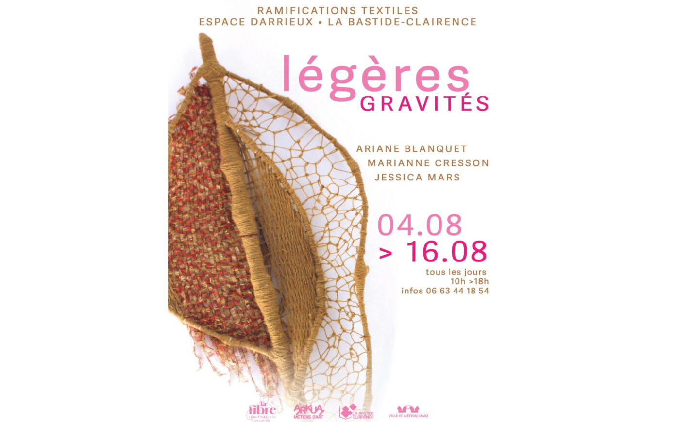 Exposition Légères gravités # Place des Arceaux La Bastide-Clairence