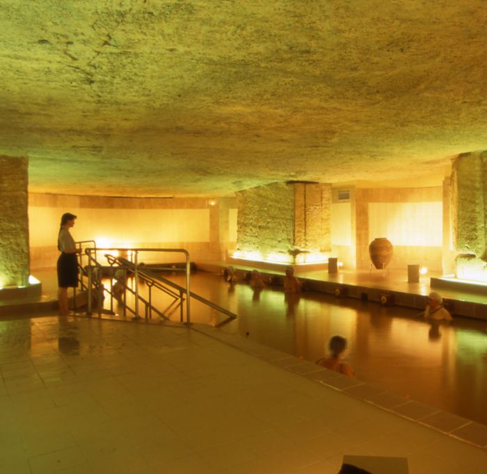 Exposition photographique « 40 ans de thermalisme », Centre culturel des carmes, Jonzac