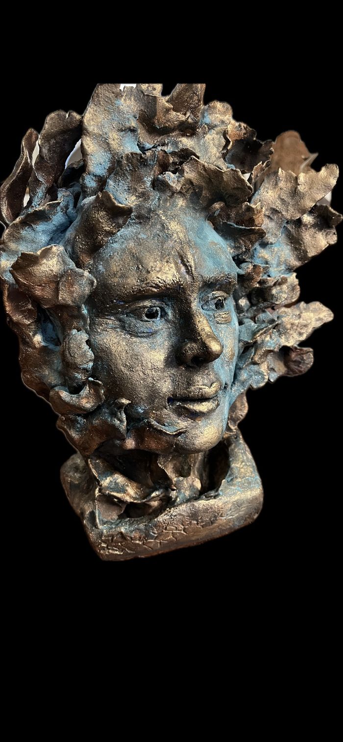 Exposition “Que fer, je d’or ou je bronze ? d’Isabelle Capron, Chapelle Saint-Cyprien, Bressuire