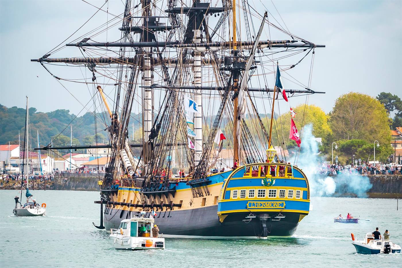 Exposition Vente inédite à bord de L’Hermione Chantier de restauration de L’Hermione Anglet