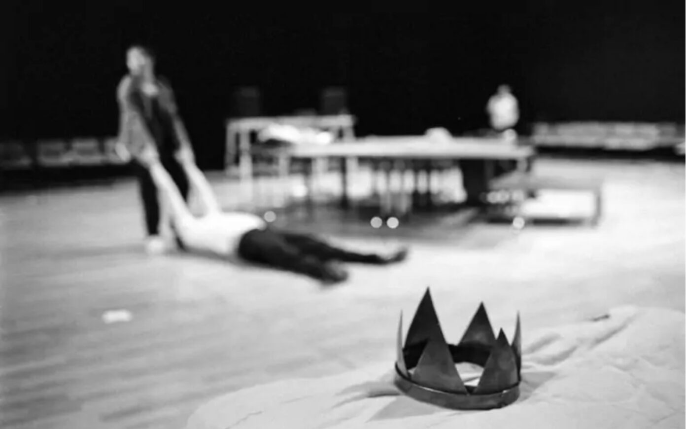 Hamlet par Thibault Perrenoud Centre culturel Paul Vaillant Couturier Boucau