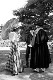 Initiation aux danses du XIXe siècle et photobooth en costume d'époque Parc de Bécon Courbevoie