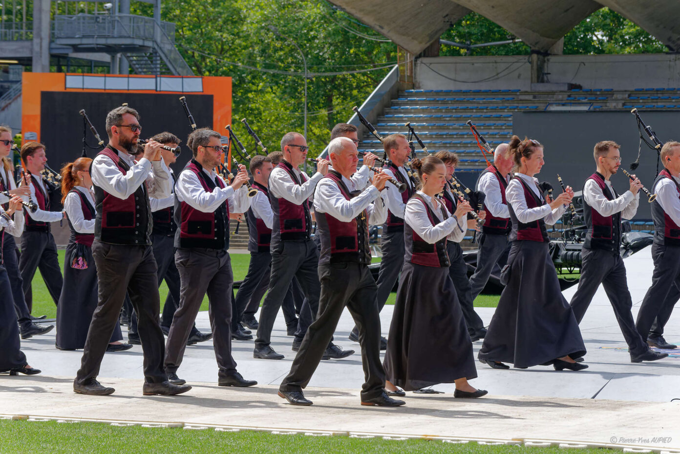 Bagad Roñsed-Mor (Locoal-Mendon)