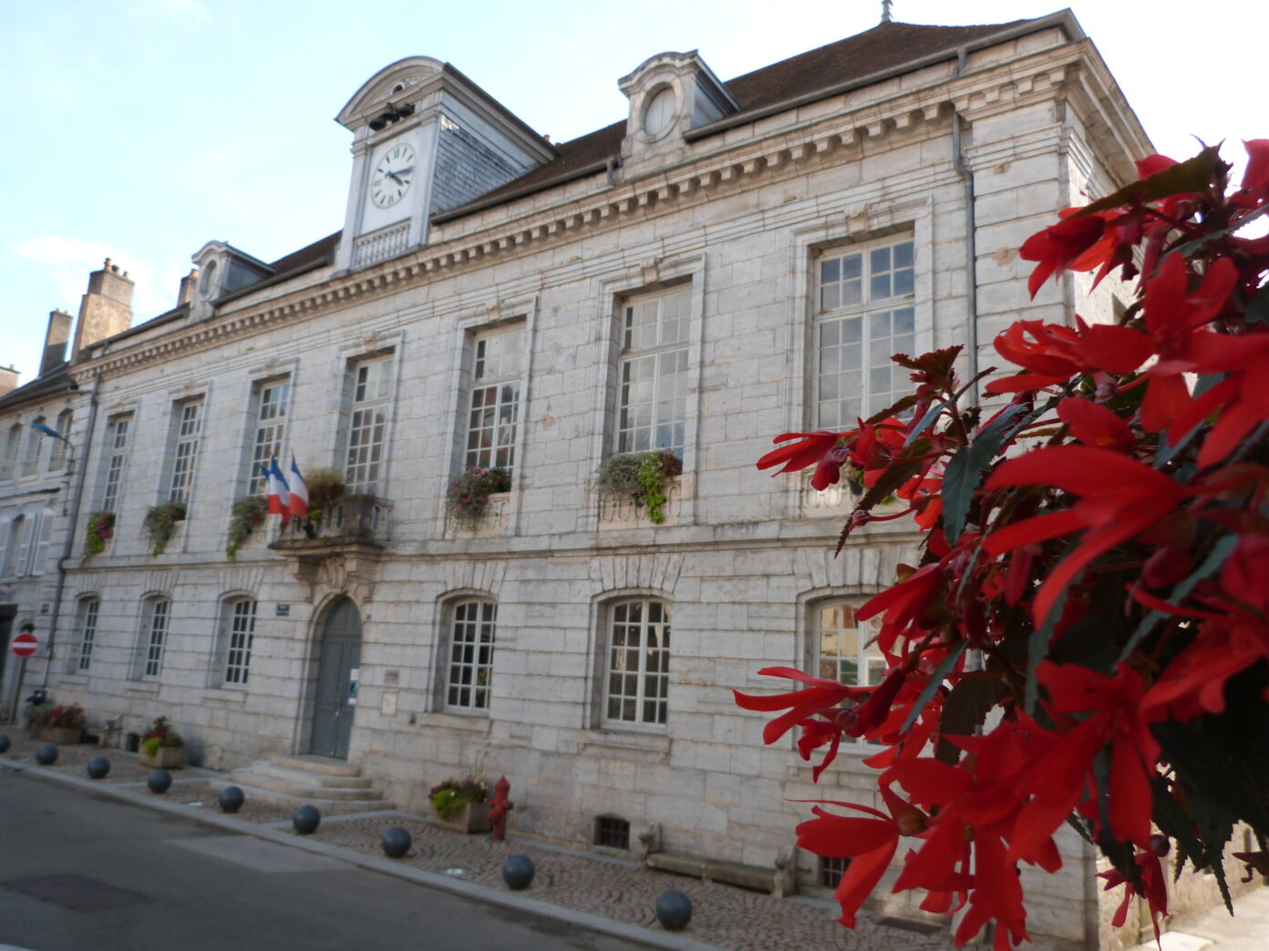 Journées Européennes du Patrimoine visite guidée de l’ancien auditoire. Place de la Loi Baume-les-Dames