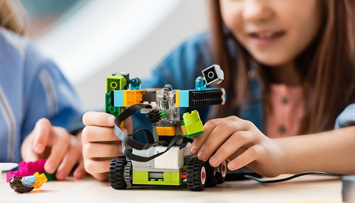 La robotique : tout un programme ! Bibliothèque Erdre-Batignolles Nantes