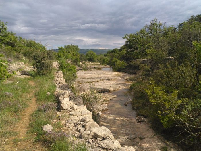 Le berriasien : quand un patrimoine naturel géologique local devient mondialement connu, Salle polyvalente, Berrias-et-Casteljau