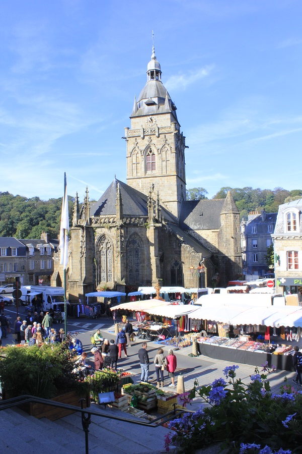 Le grand marché Villedieu-les-Poêles-Rouffigny