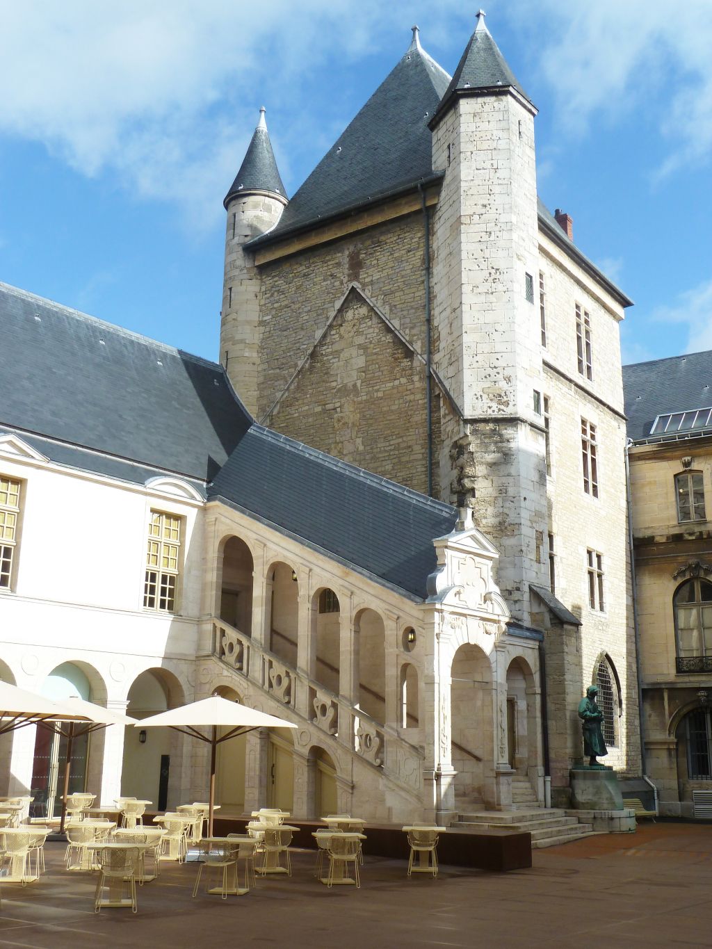 Les Ducs et leur palais par Marguerite de Flandre 11 Rue des Forges Dijon 2026-10-10