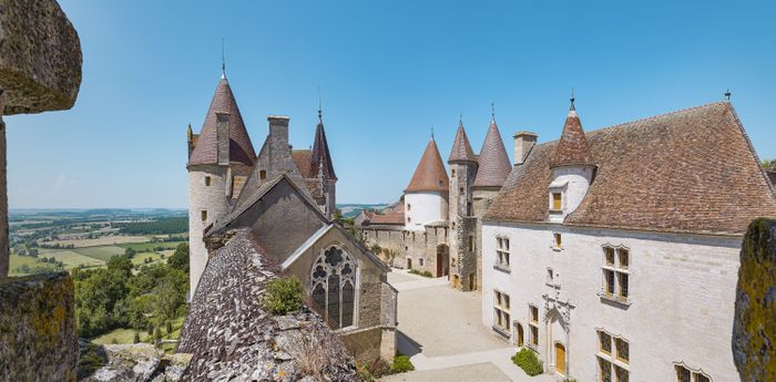 Les prestes rencontres du château, Château de Châteauneuf, Châteauneuf