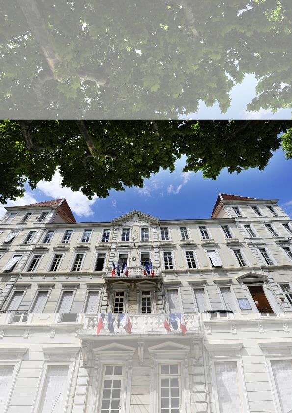 L'hôtel de ville de Romans Hôtel de Ville de Romans-sur-Isère Romans-sur-Isère