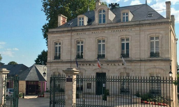 L&rsquo;hôtel de ville, une plongée dans la vie municipale, Hôtel de Ville, Fontenay-le-Comte