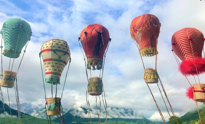 LOOK UP ! Cent montgolfières dans le ciel, Bibliothèque des Eaux-Vives, Genève