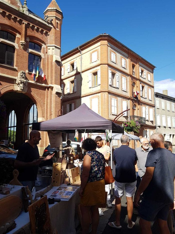 Marché artisanal, Place Occitane, Auterive