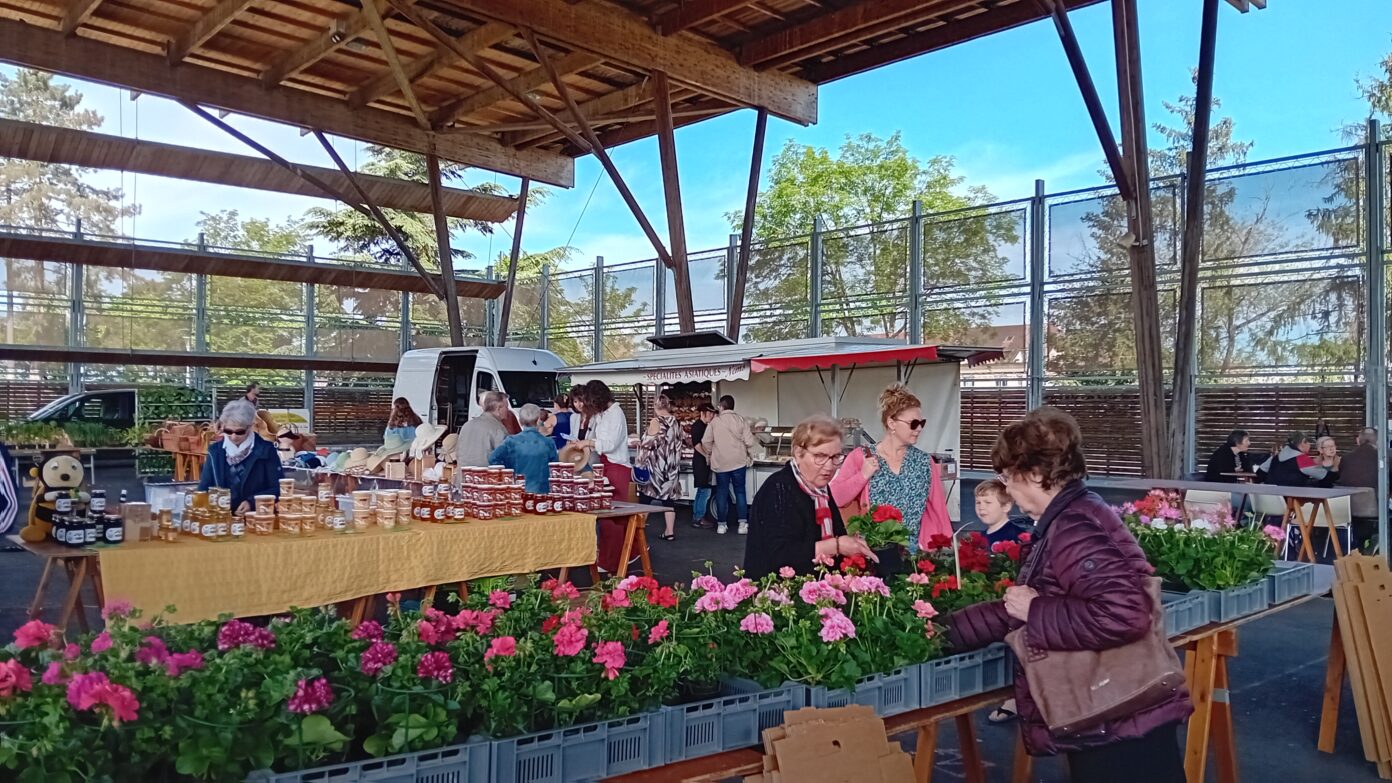 Marché Hebdomadaire Rue Sauzay Gray