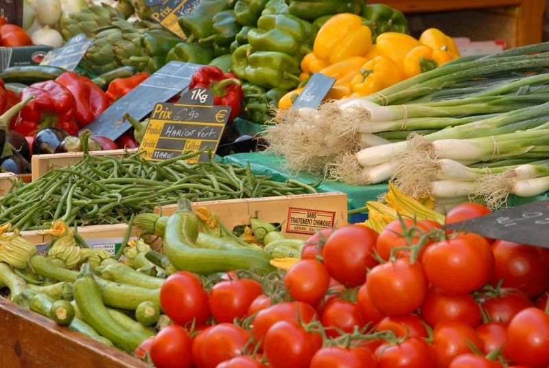 Marché hebdomadaire  Mouthe