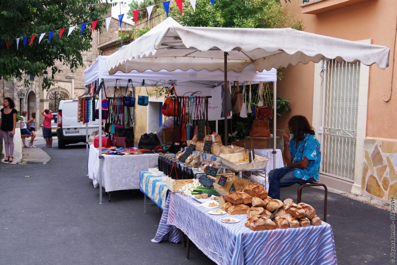 MARCHÉ LE POUGET  Le Pouget