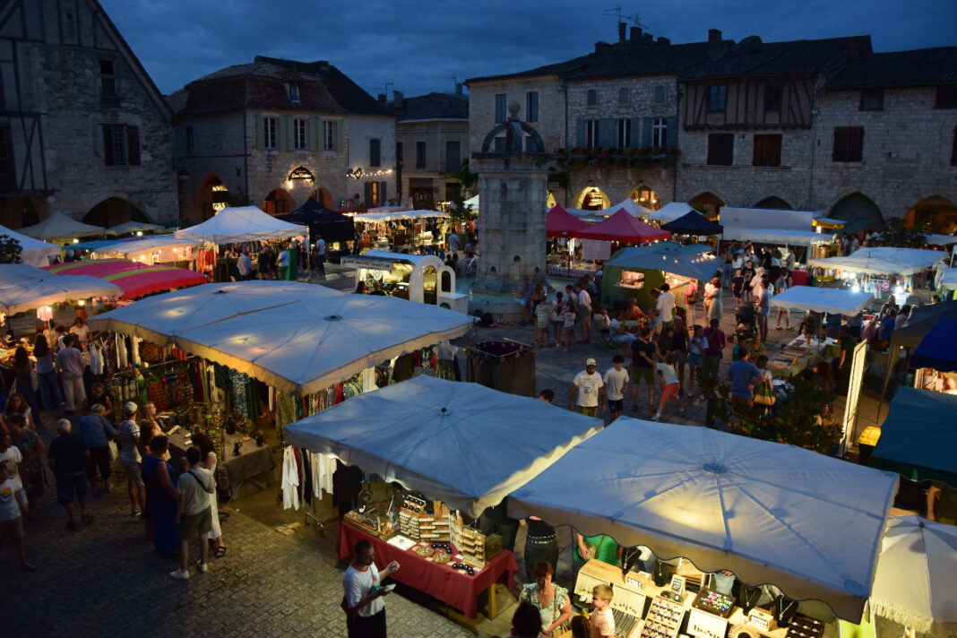 Marché nocturne Rue du Temple Eymet
