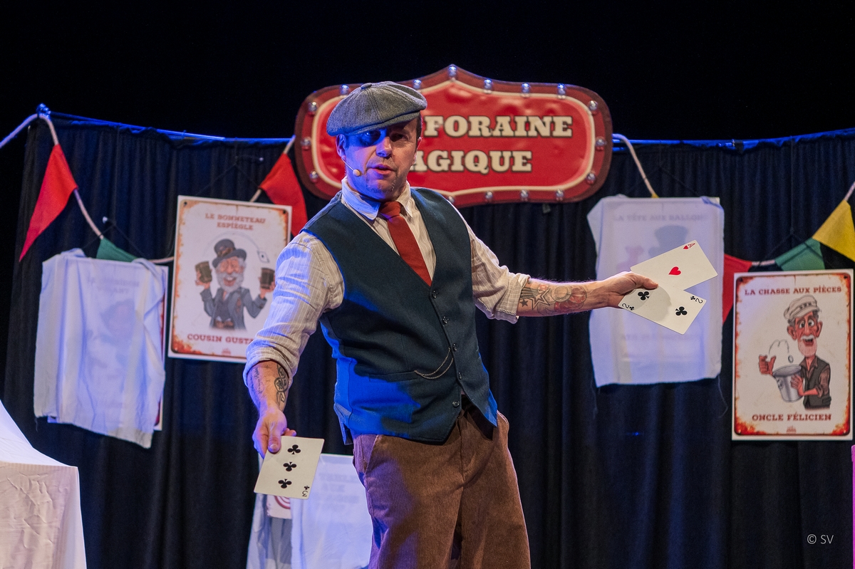 Maurice Douda Le magicien de la fête foraine  Nouaillé-Maupertuis