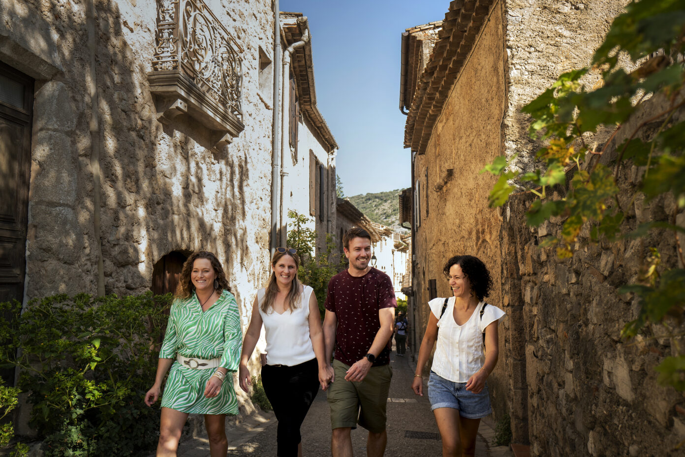 MILLE ANS D&rsquo;HISTOIRE DANS L&rsquo;UN DES PLUS BEAUX VILLAGES DE FRANCE  Saint-Guilhem-le-Désert