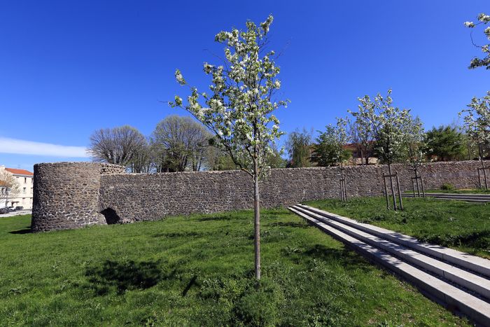 Montferrand hors les murs, visite en famille, Place Louis-Deteix, Clermont-Ferrand