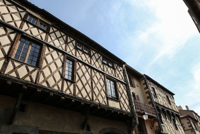 Montferrand théâtralisée, virée Castel et cliquaille, Place Louis-Deteix, Clermont-Ferrand