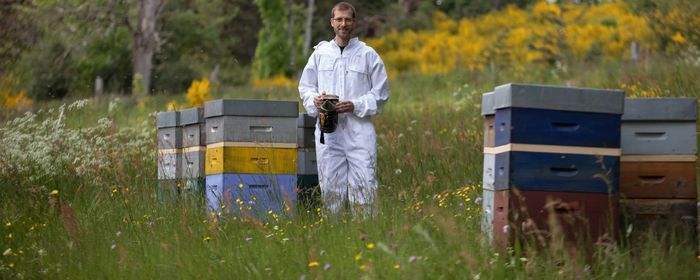 Partez à la découverte du monde des abeilles et du métier d'apiculteur à la Miellerie des Séquoias La Miellerie des Séquoias Saint-Étienne