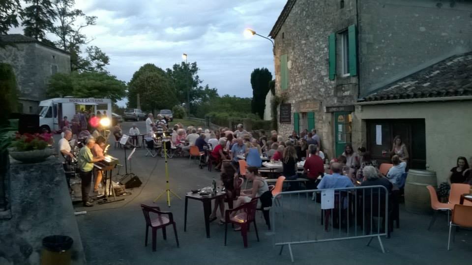 Petit marché de Montagnac sur Lède Montagnac-sur-Lède
