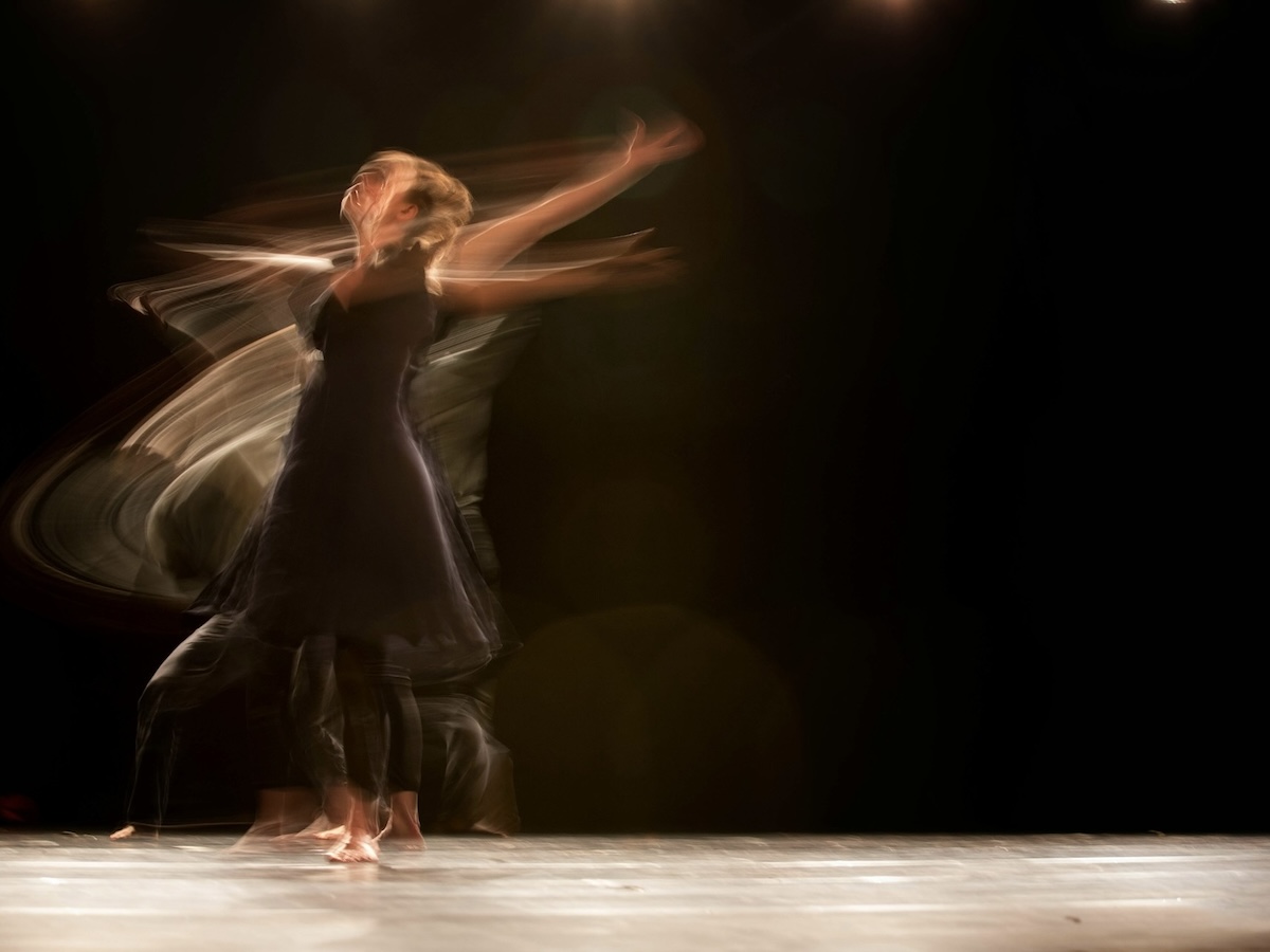 PIÈGE MOI ! ALORS ELLE DANSE  Brousses-et-Villaret