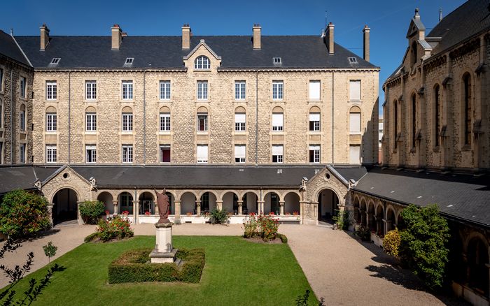 Présentation de la chaire de recherche Histoire et Patrimoine au Moyen Âge dans l’ancienne maison diocésaine Saint-Sixte, Maison Saint-Sixte, Reims