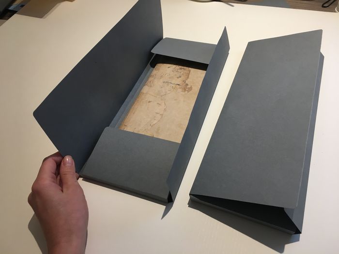 Protège ton papier – Fabrication de conditionnement d’archives, Archives municipales d’Antibes Juan-les-Pins, Antibes