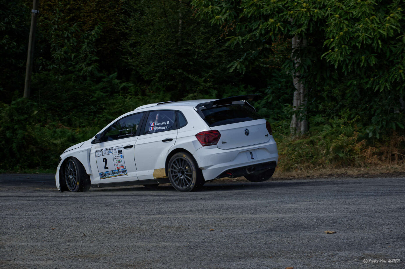 Sébastien ALEMANY copilote Emma ALEMANY termine à la 3e place du classement général sur VOLKSWAGEN Polo GTI dans le groupe F-RC2 en classe  Rally2